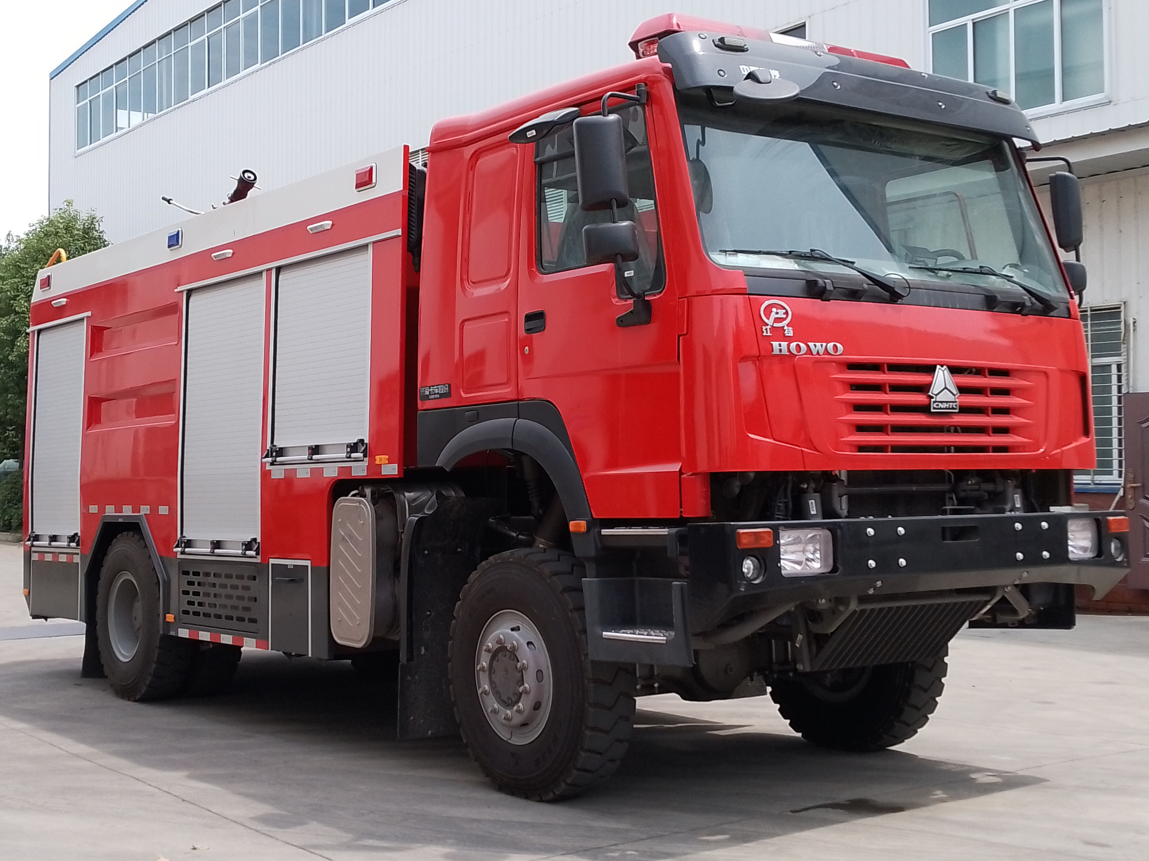 四驅5.5噸水罐消防車