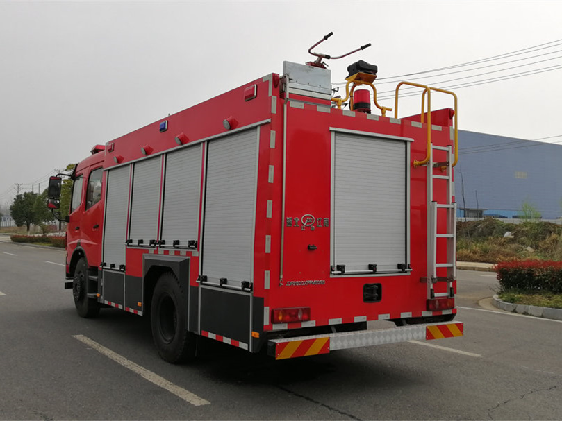 5.5噸東風(fēng)泡沫消防車