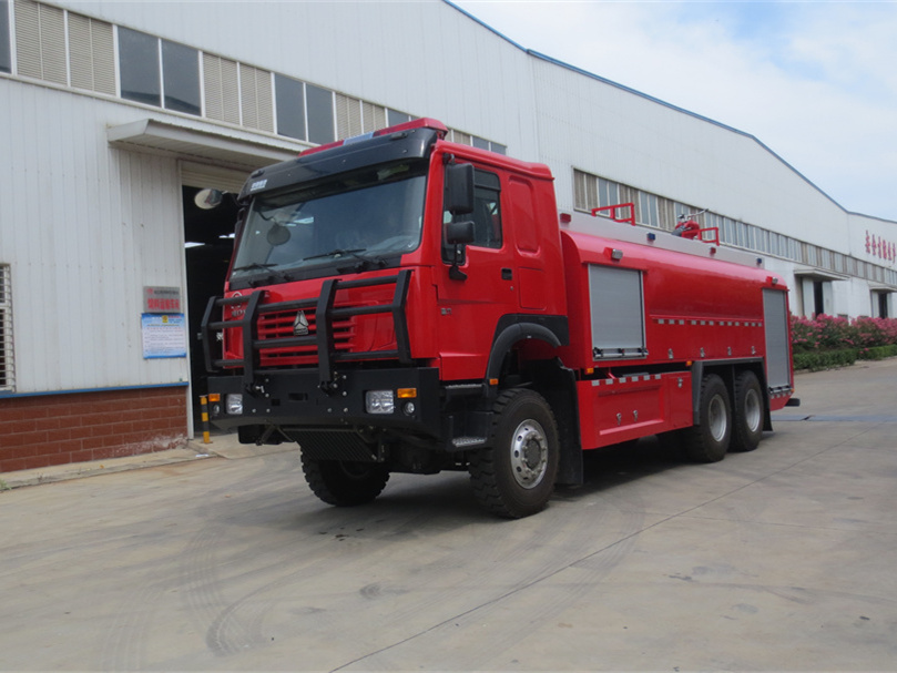 9噸四驅后雙橋泡沫消防車