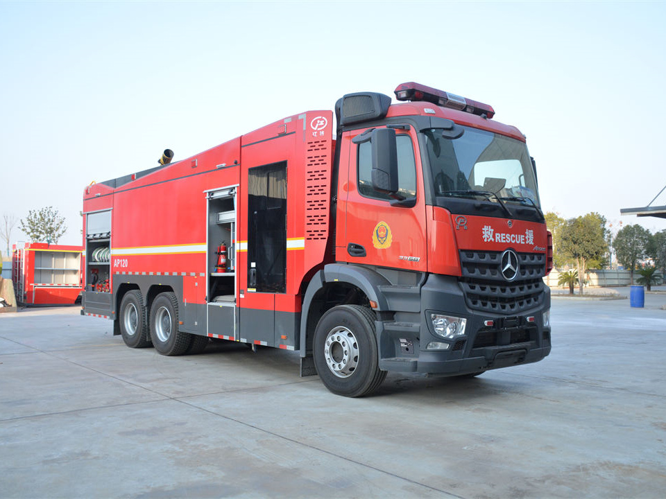 12噸奔馳壓縮空氣泡沫消防車