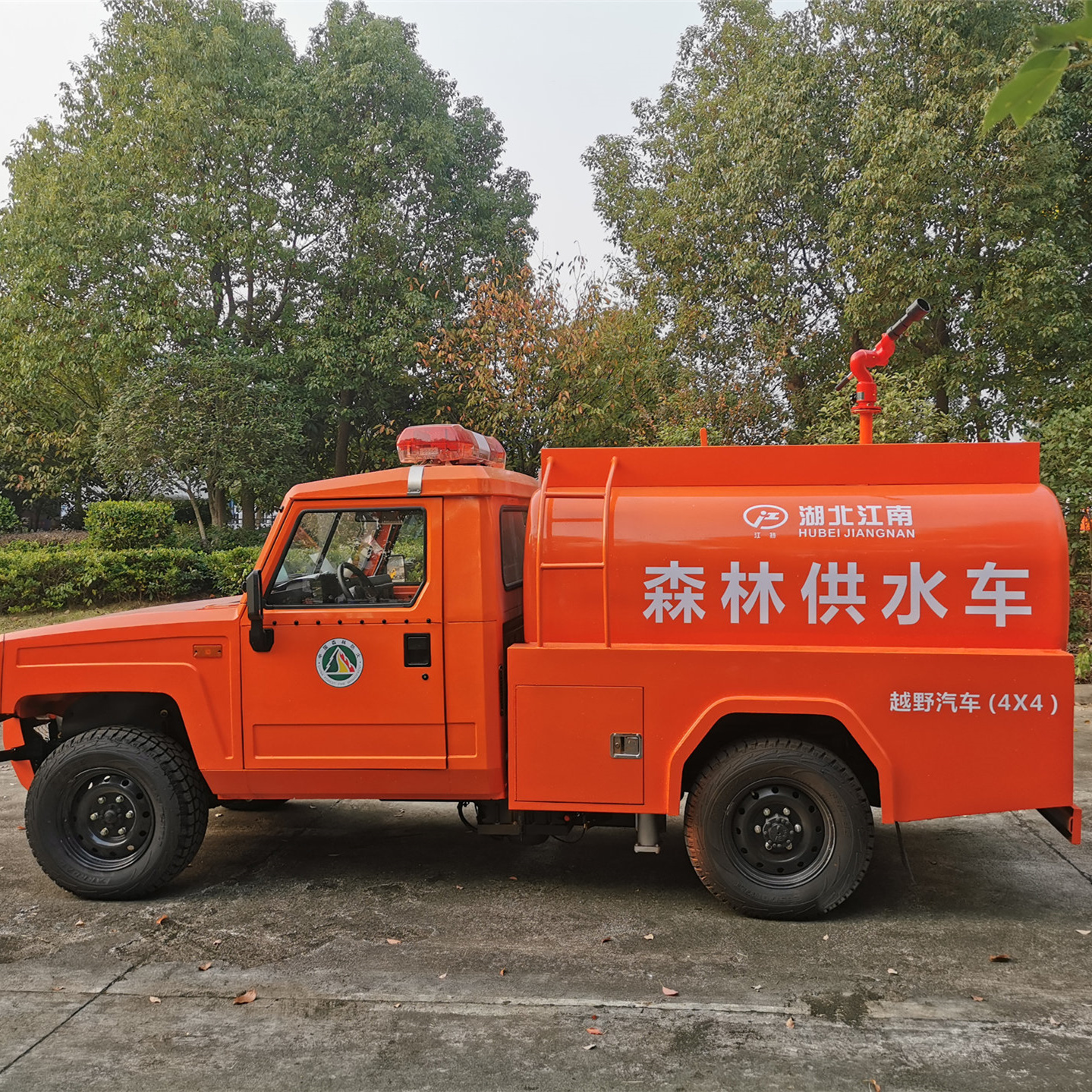 1.66噸四驅單排灑水車